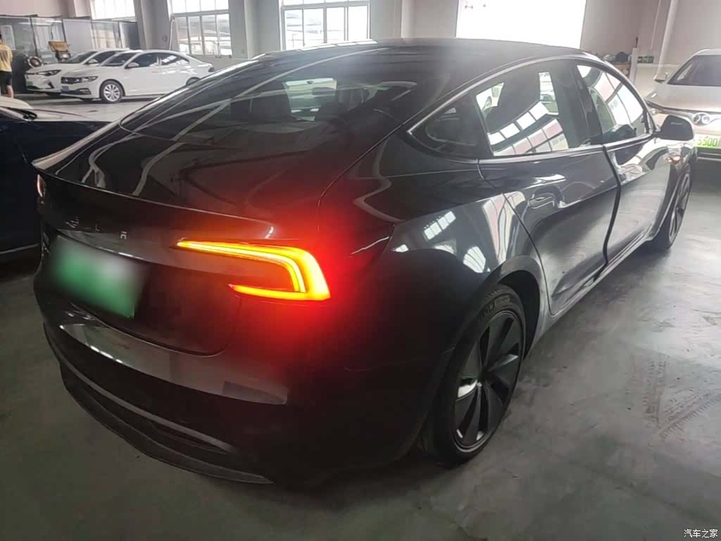 Tesla Model 3, 2024 7