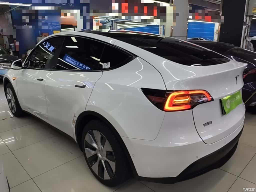 Tesla Model Y, 2023 все фото