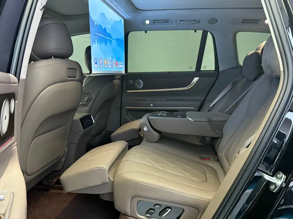 AITO Ask the world M9