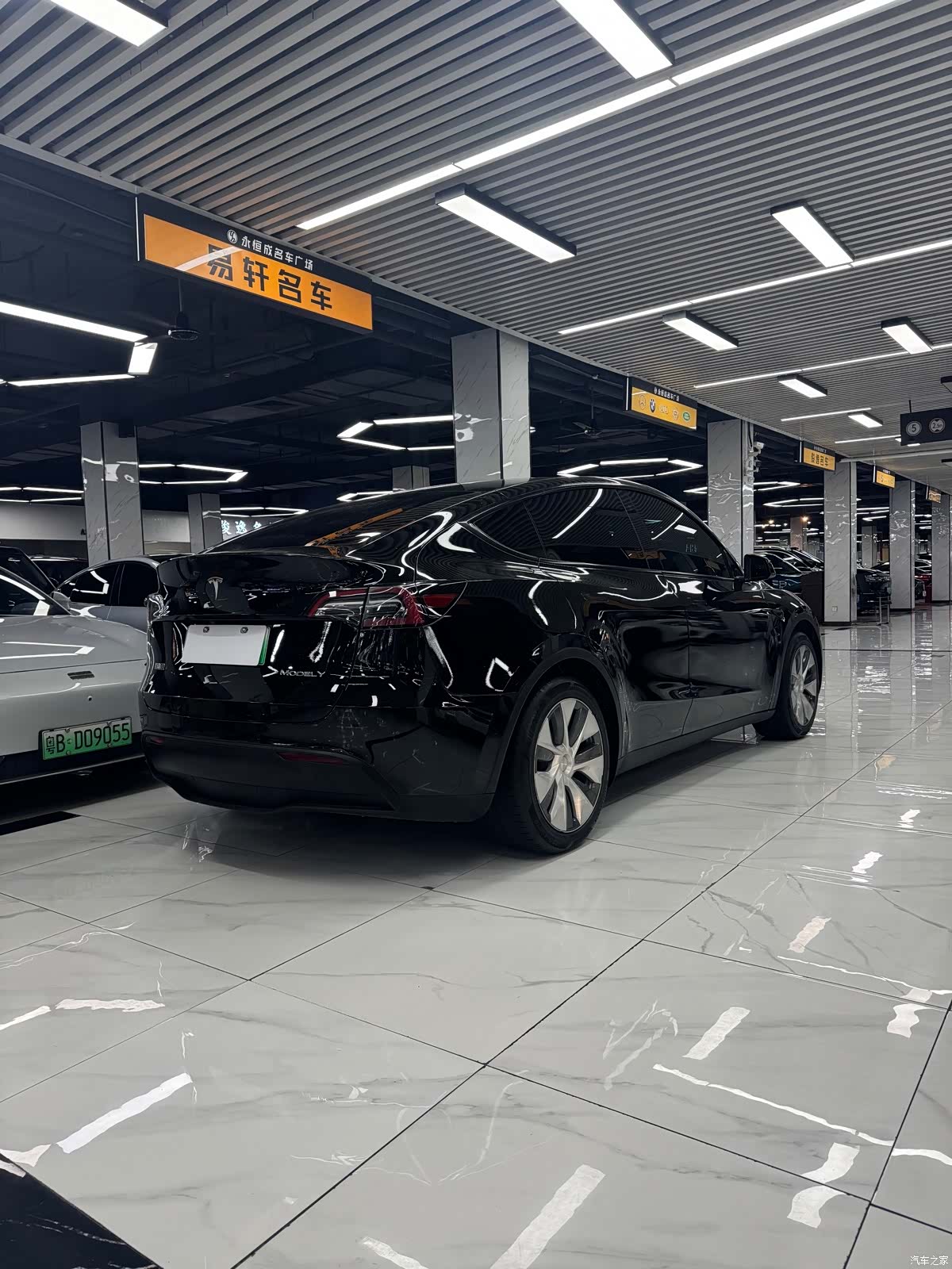 Tesla Model Y, 2023 все фото