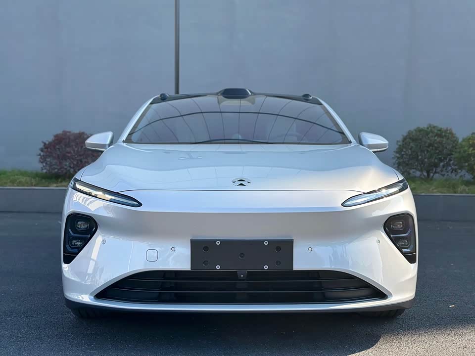 NIO ET7