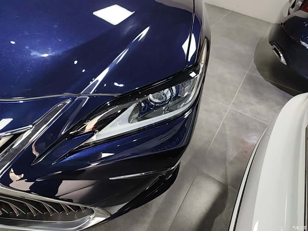 Lexus ES, 2021 24
