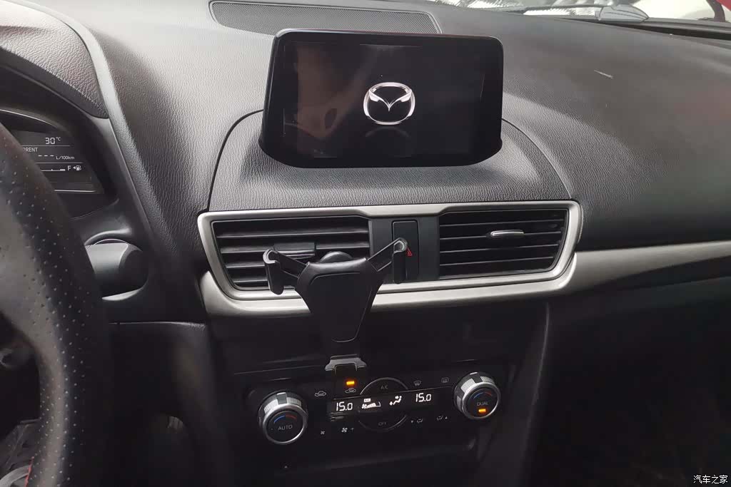 Mazda Mazda3, 2019 13