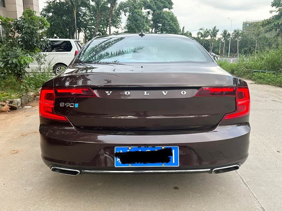 Volvo S90