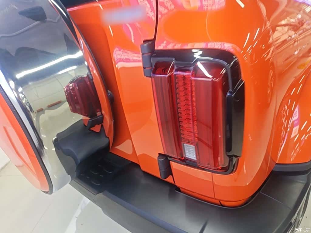Tank 300, 2022 8
