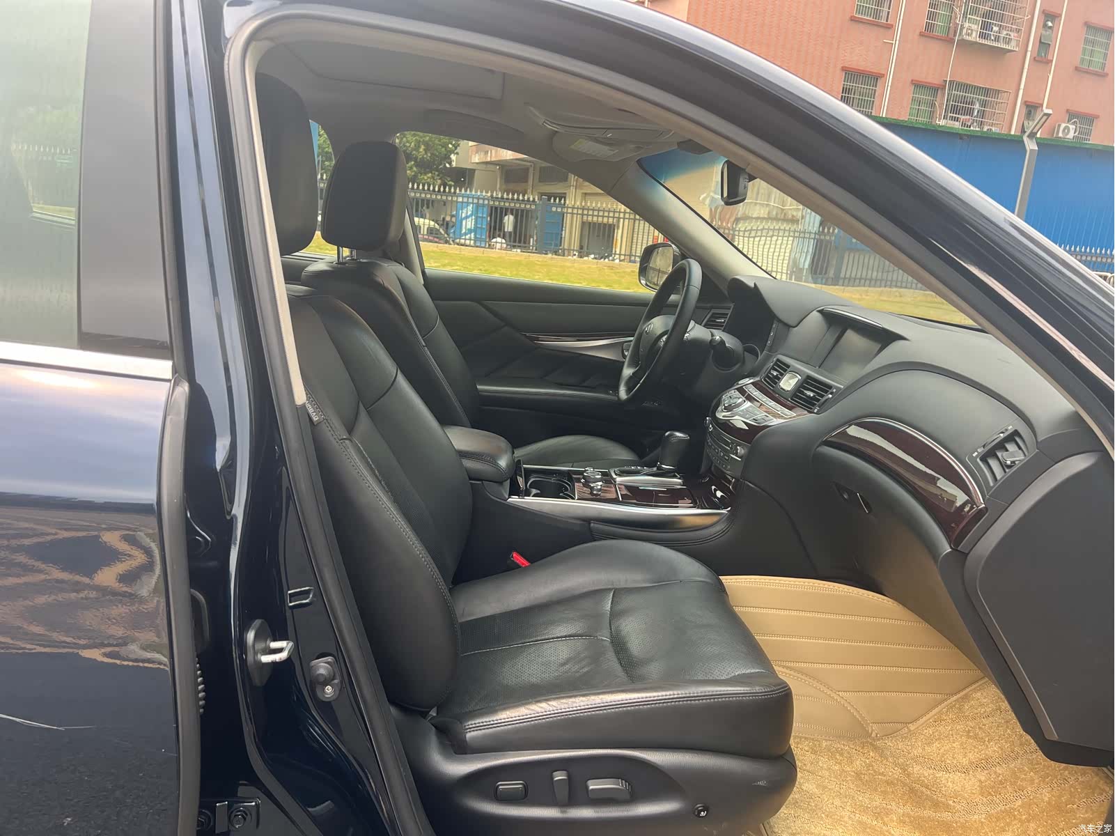 Infiniti Q70, 2016 11