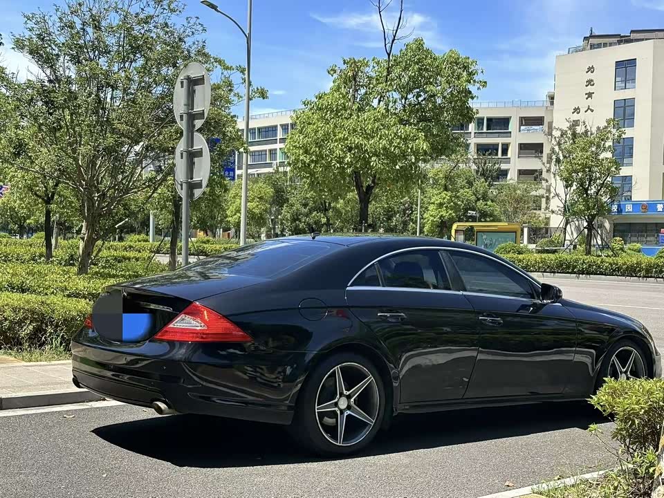 Mercedes-Benz CLS Mercedes-Benz CLS