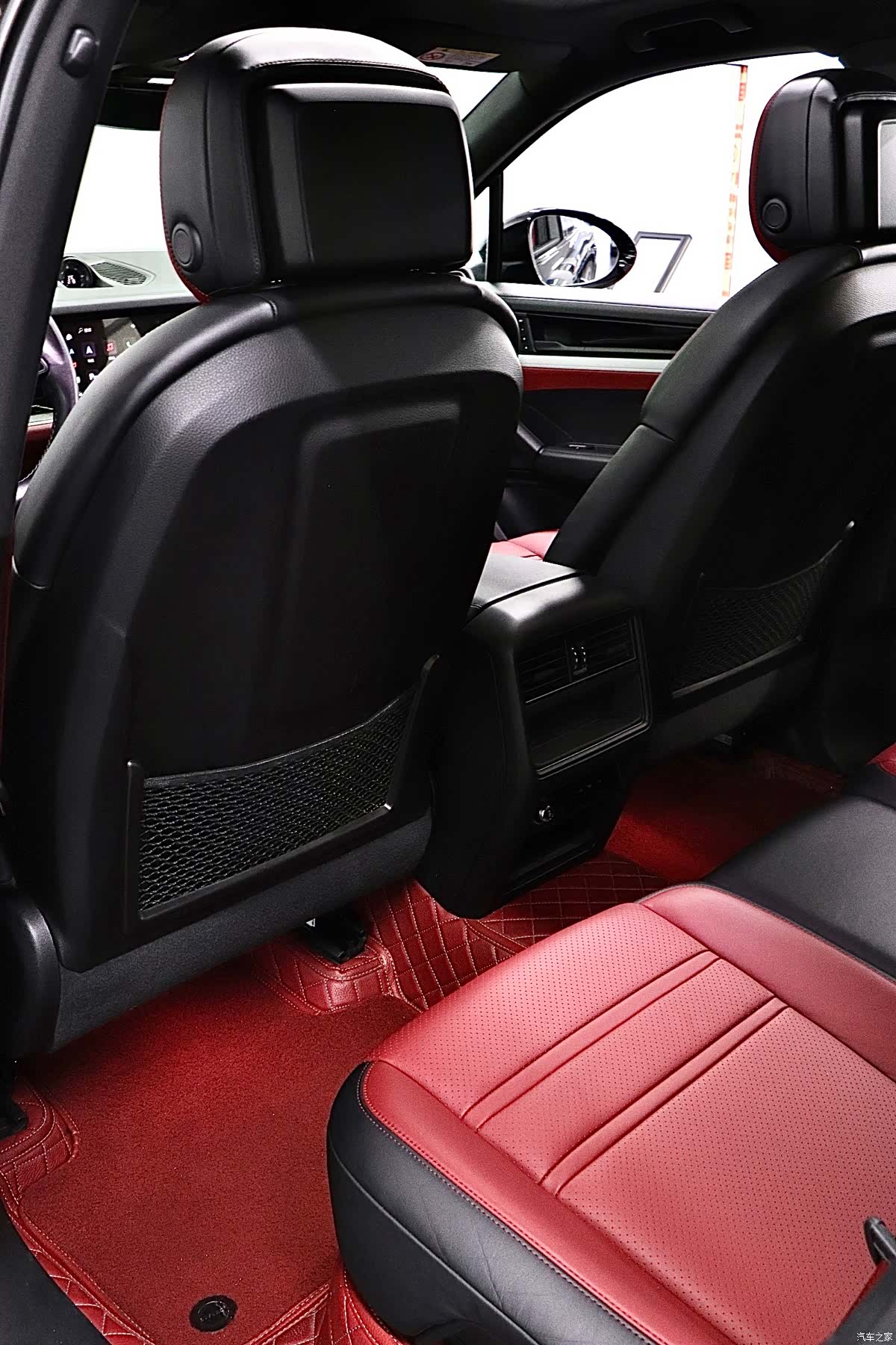 Porsche Cayenne, 2024 13