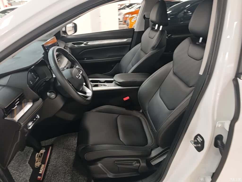 Geely Emgrand, 2023 15
