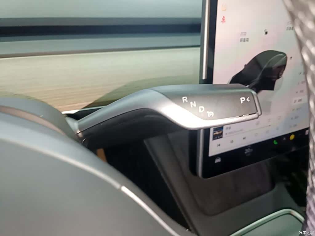 Tesla Model 3, 2023 14