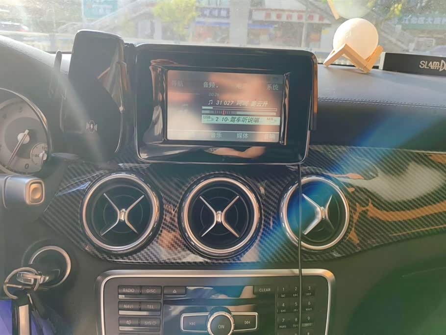 Mercedes-Benz GLA Mercedes-Benz GLA
