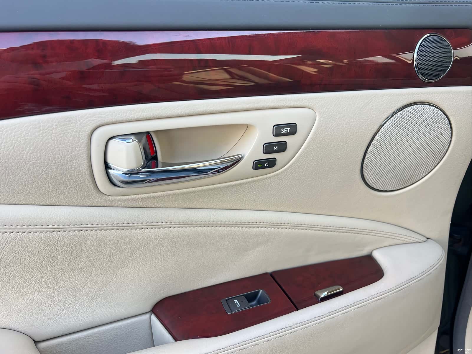 Lexus LS, 2010 15