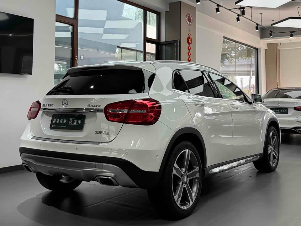 Mercedes-Benz GLA