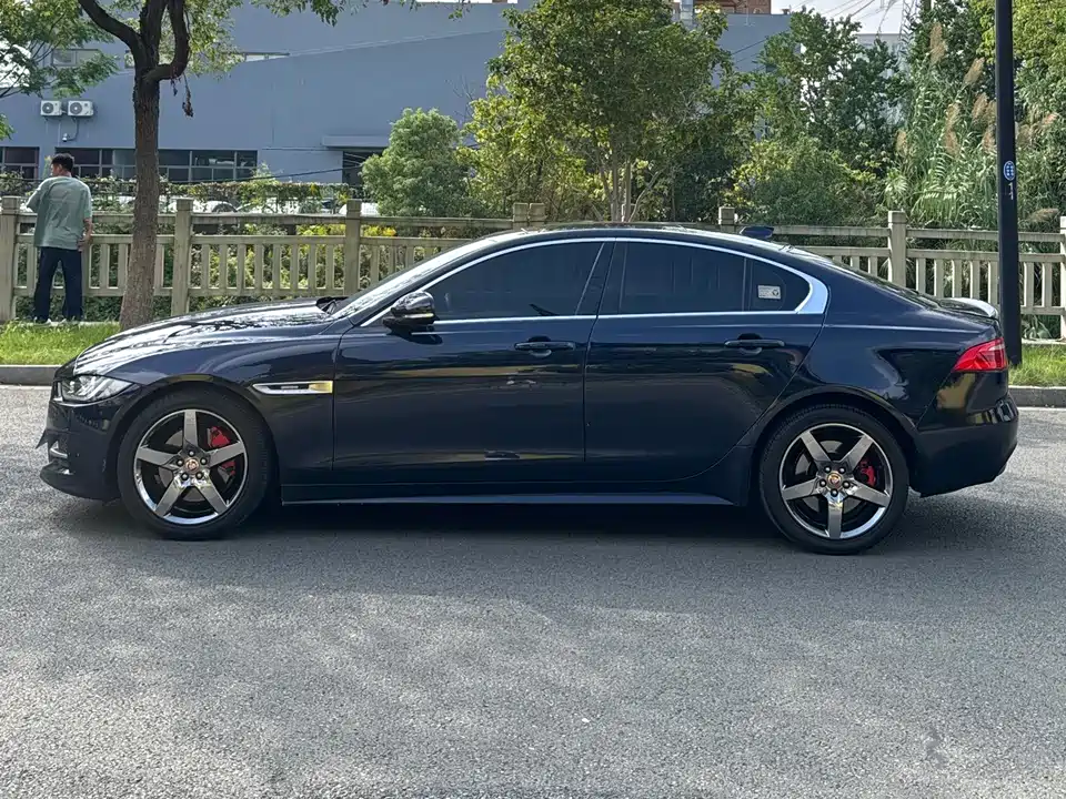 Jaguar XE