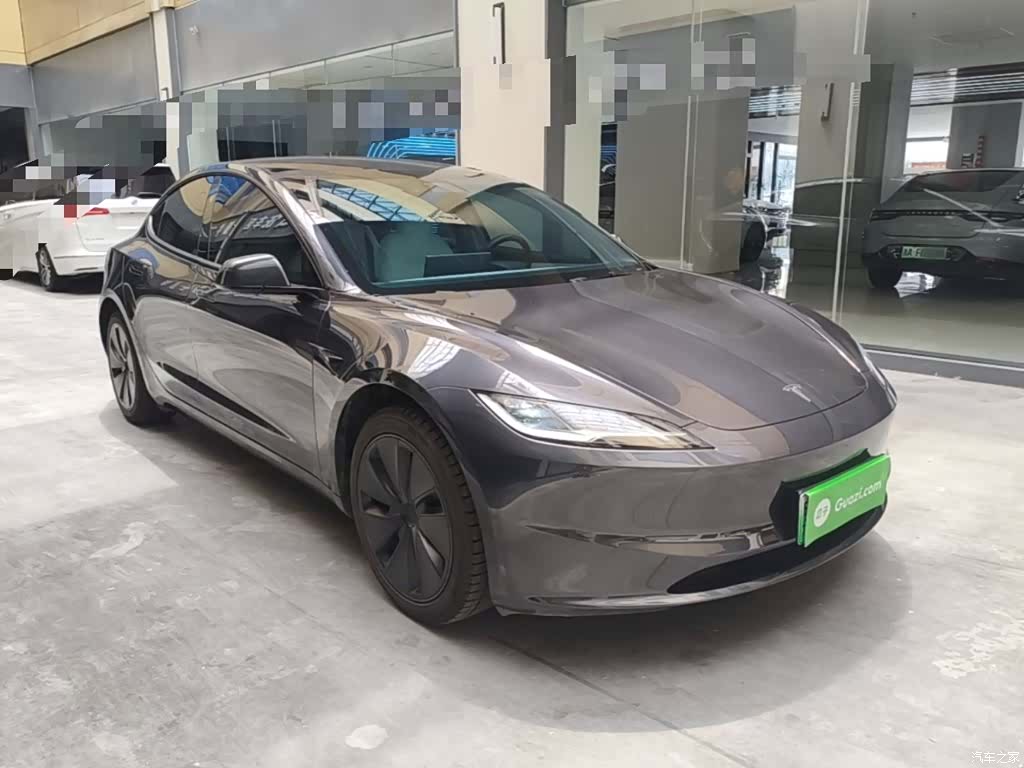 Tesla Model 3, 2024 4