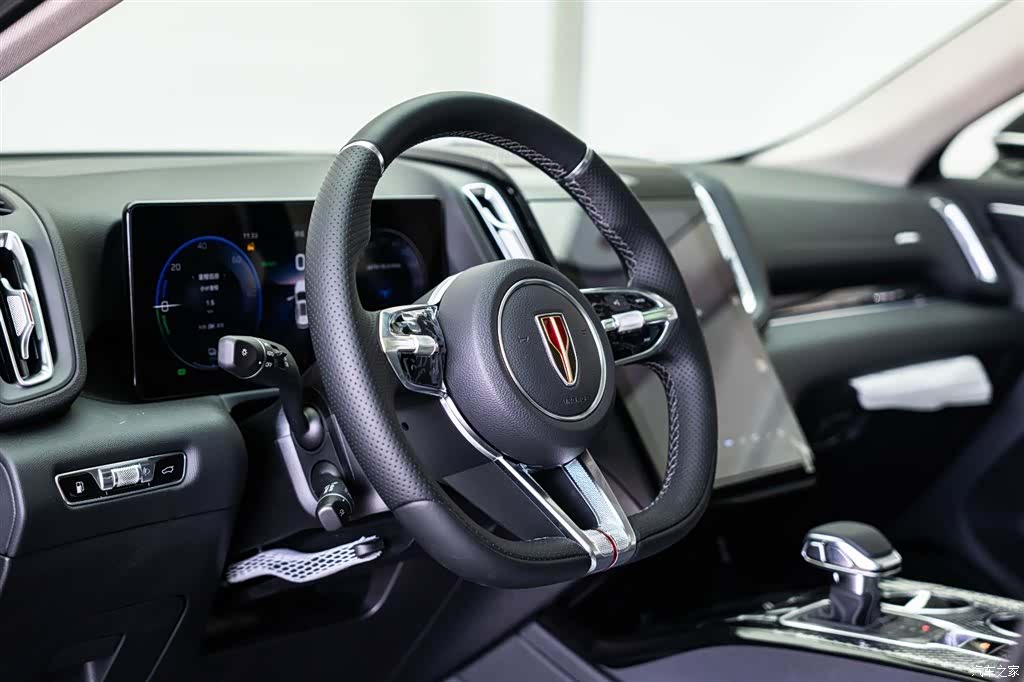 Hongqi HS3, 2025 10