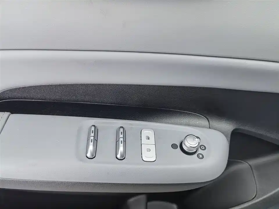 Dongfeng Nammi Nano 01