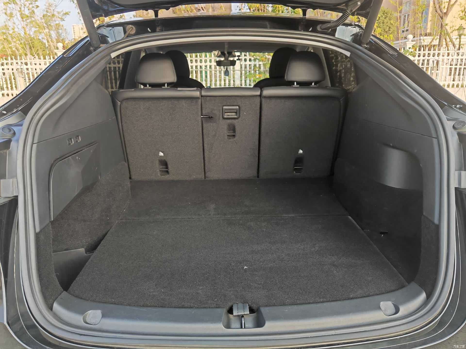 Tesla Model Y, 2022 16