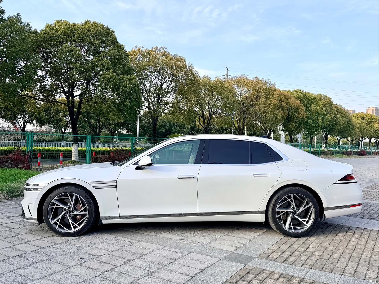 Genesis G90, 2023 3