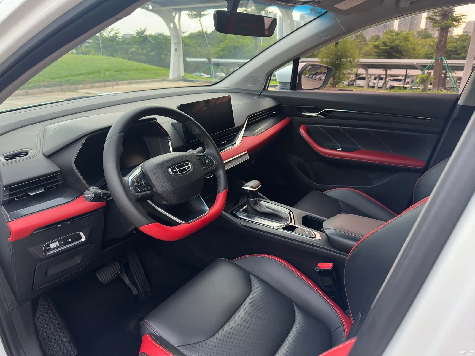 Geely Emgrand, 2022 17