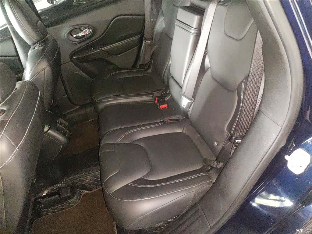 Jeep Cherokee, 2017 14