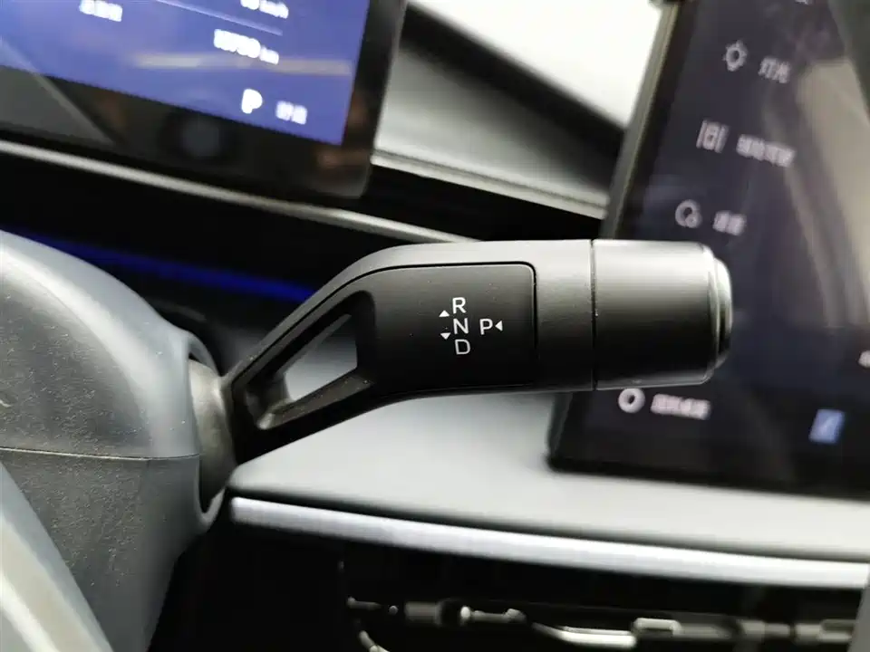 Geely Galaxy Galaxy E5