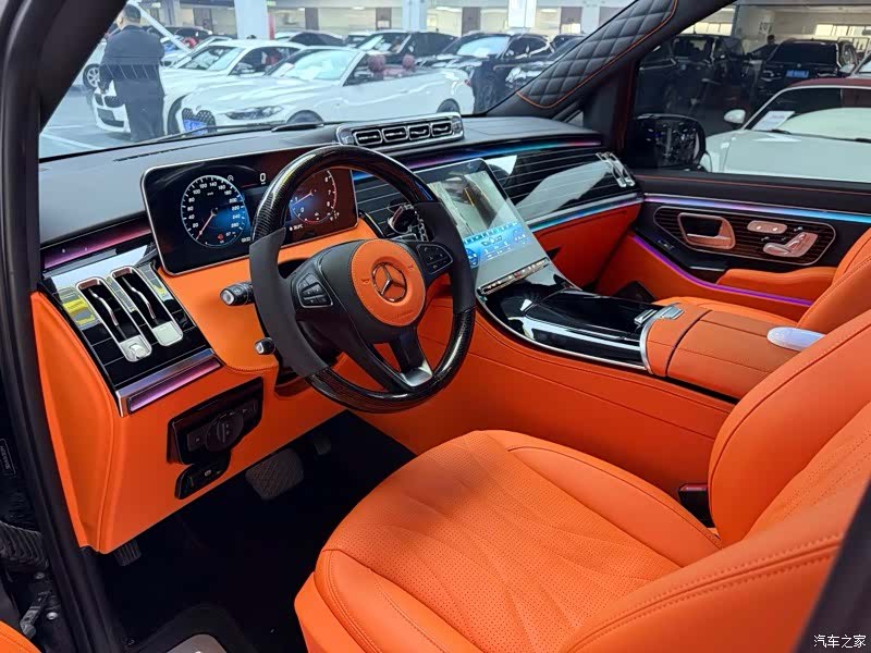 Mercedes-Benz 7, 2023 все фото
