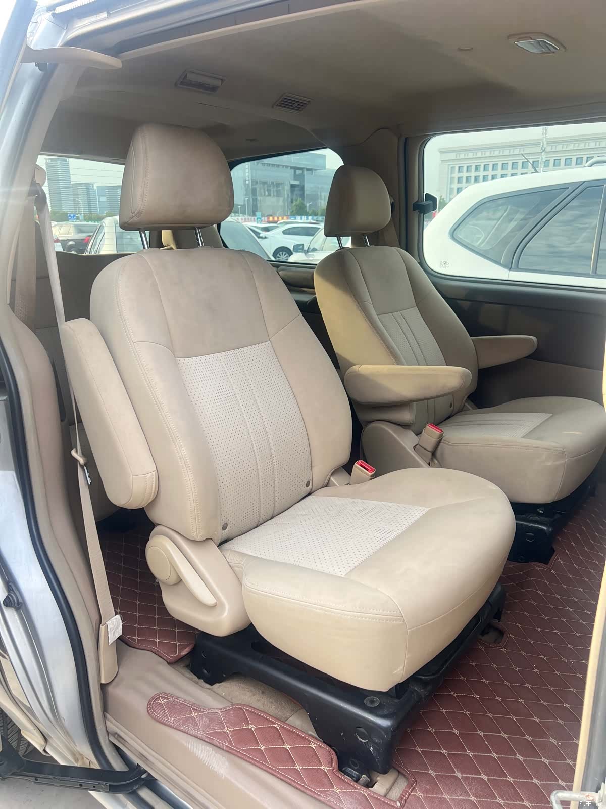 Buick GL8, 2011 8