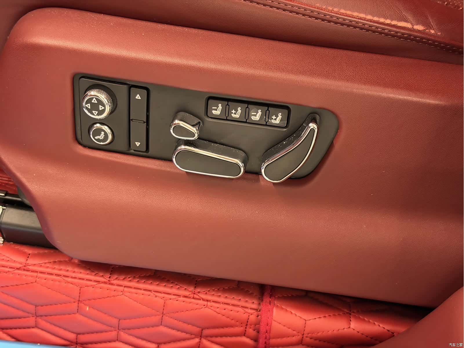 Bentley Bentayga, 2022 15