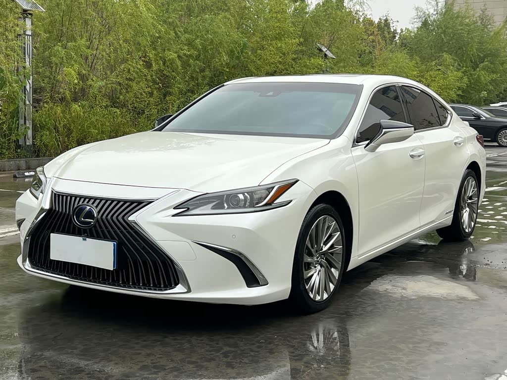 Lexus ES 2020 300h V