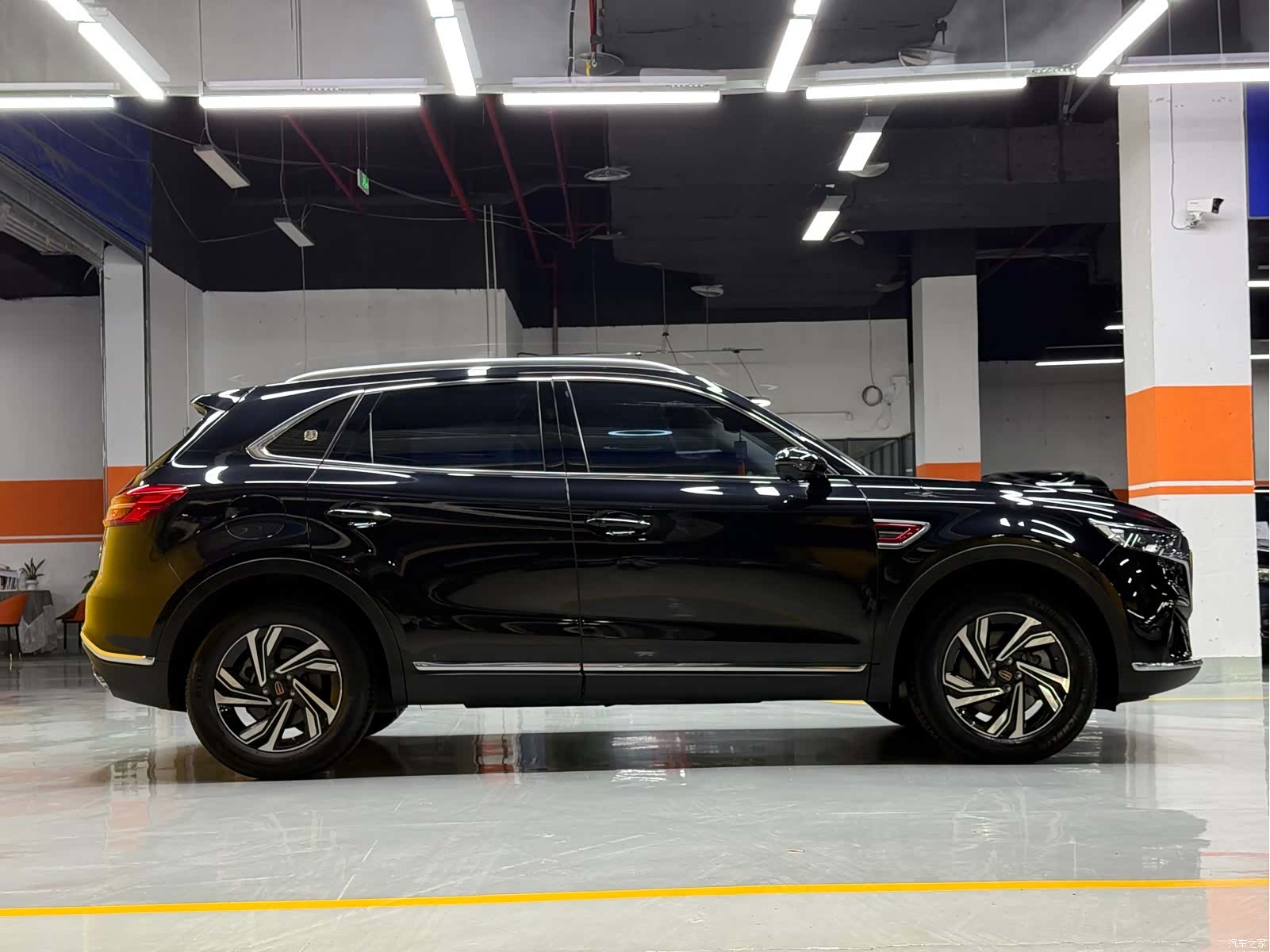 Hongqi HS5, 2023 4