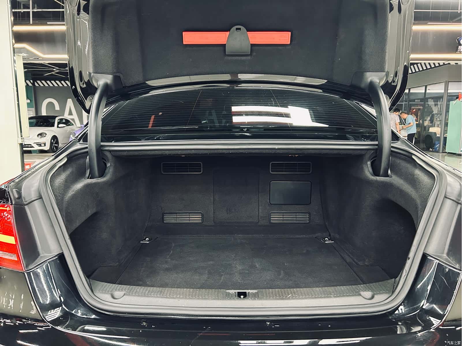 Audi A8L, 2011 15