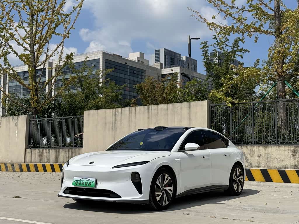 NIO ET5