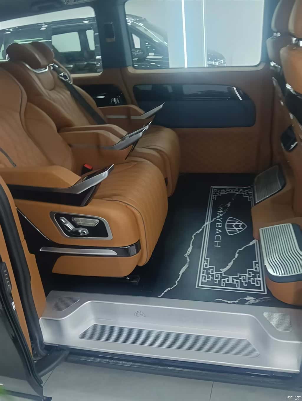 Mercedes-Benz 7, 2026 4