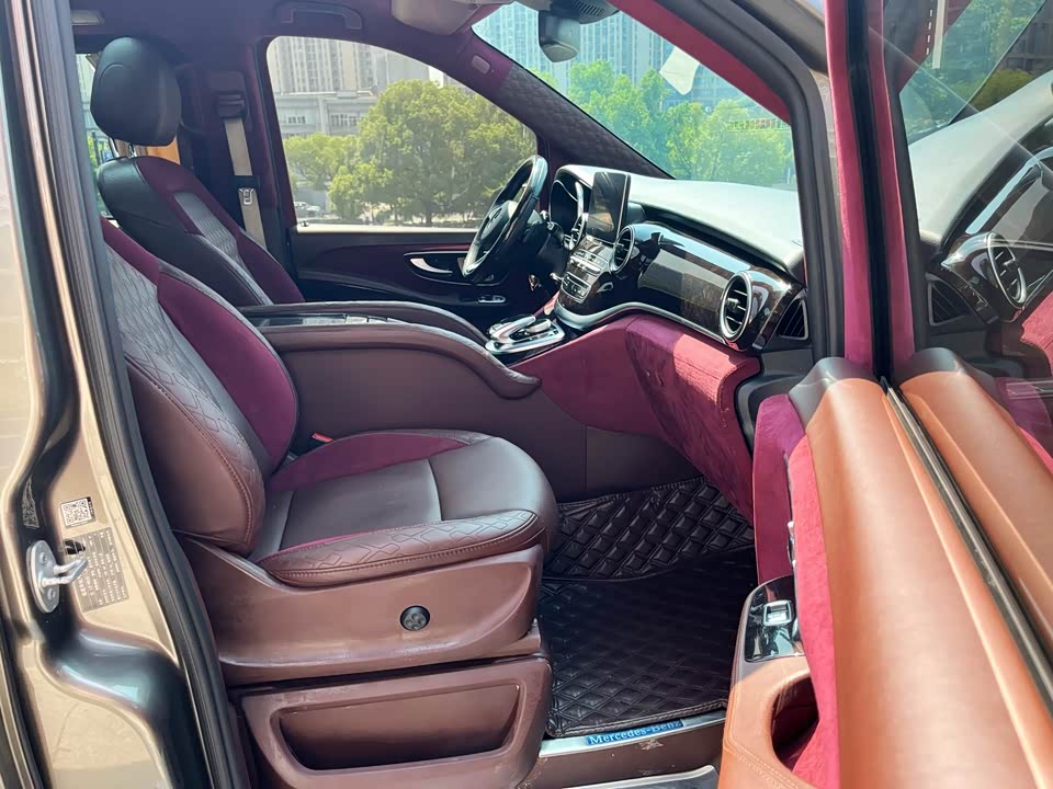 Mercedes-Benz V-class