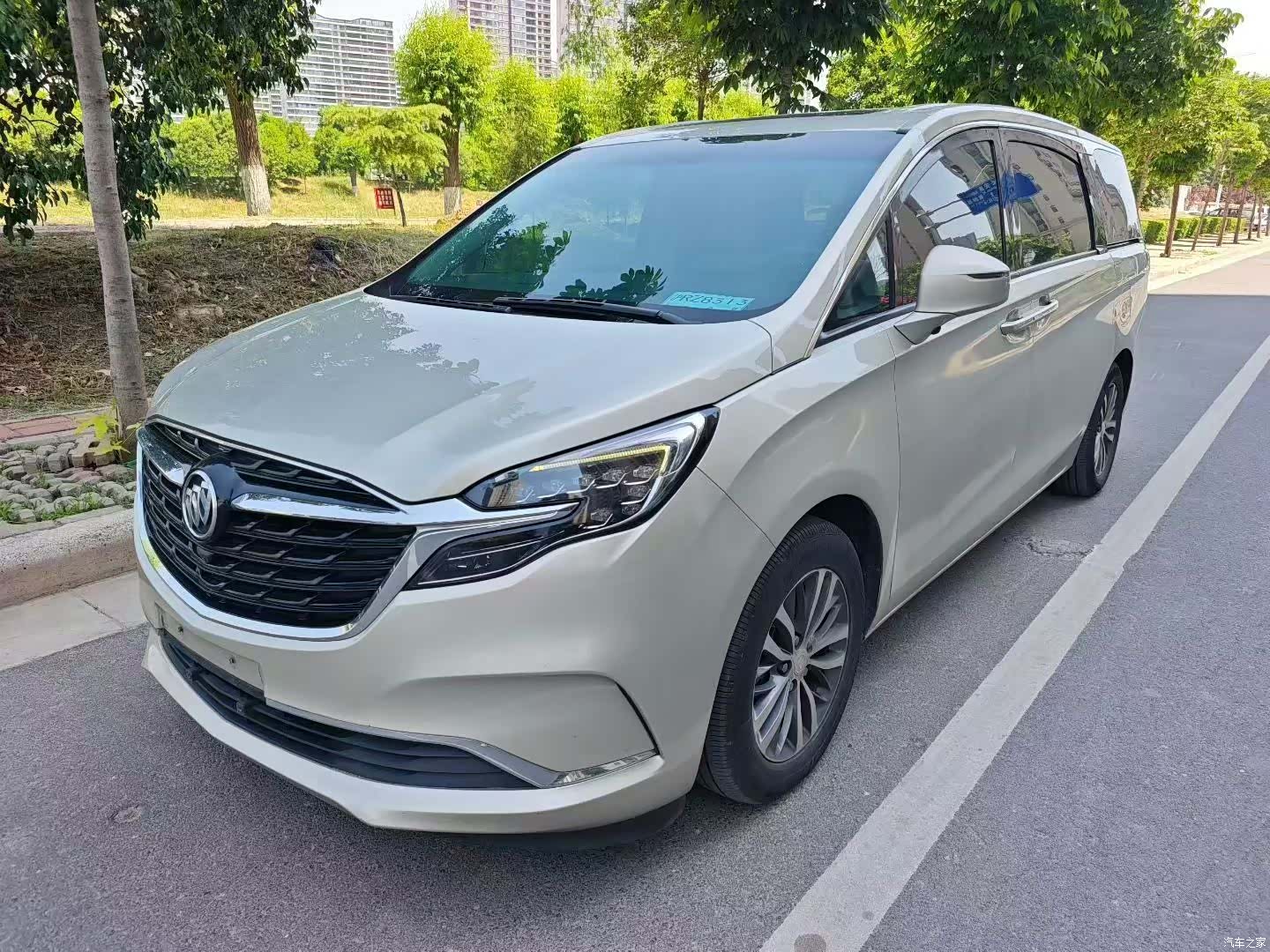 Buick GL8, 2021 1