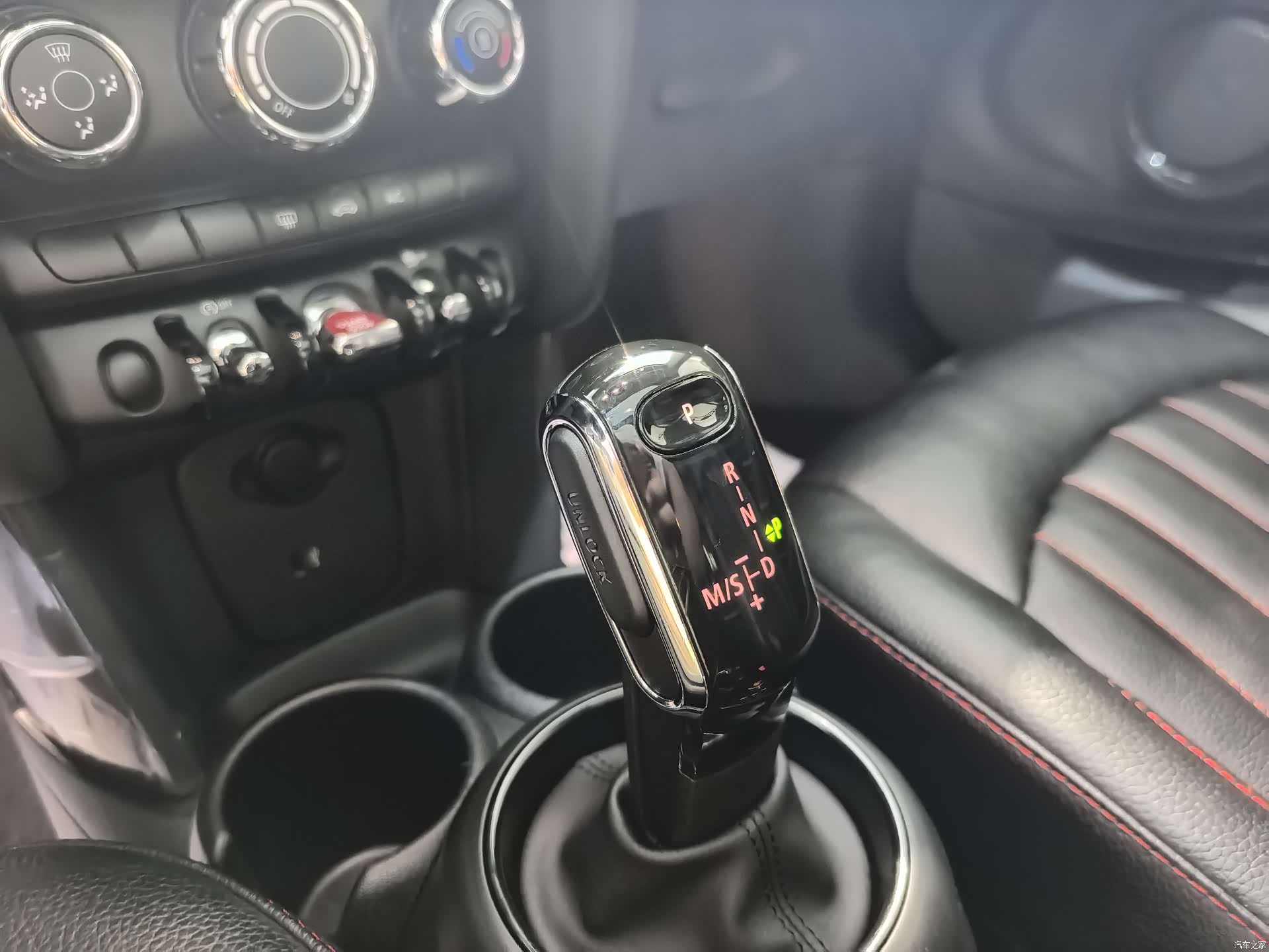 Mini ONE, 2018 8