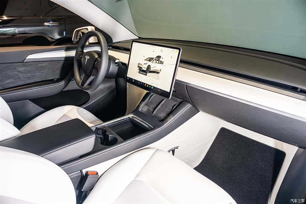 Tesla Model Y, 2023 9