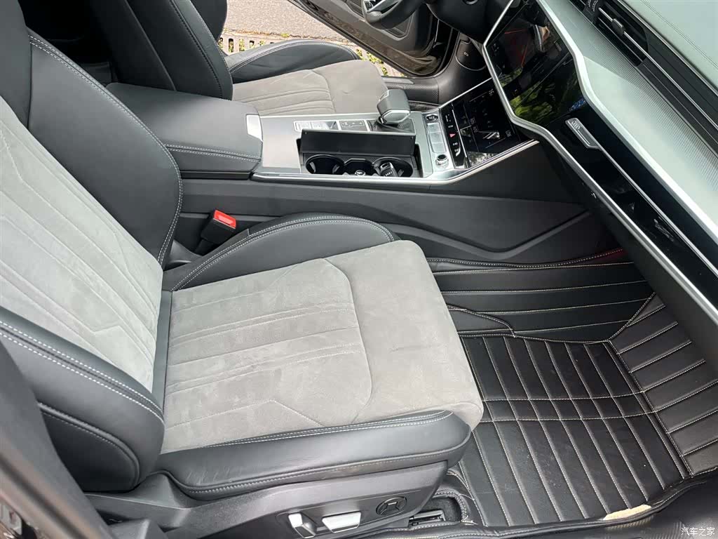 Audi A6L, 2025 12