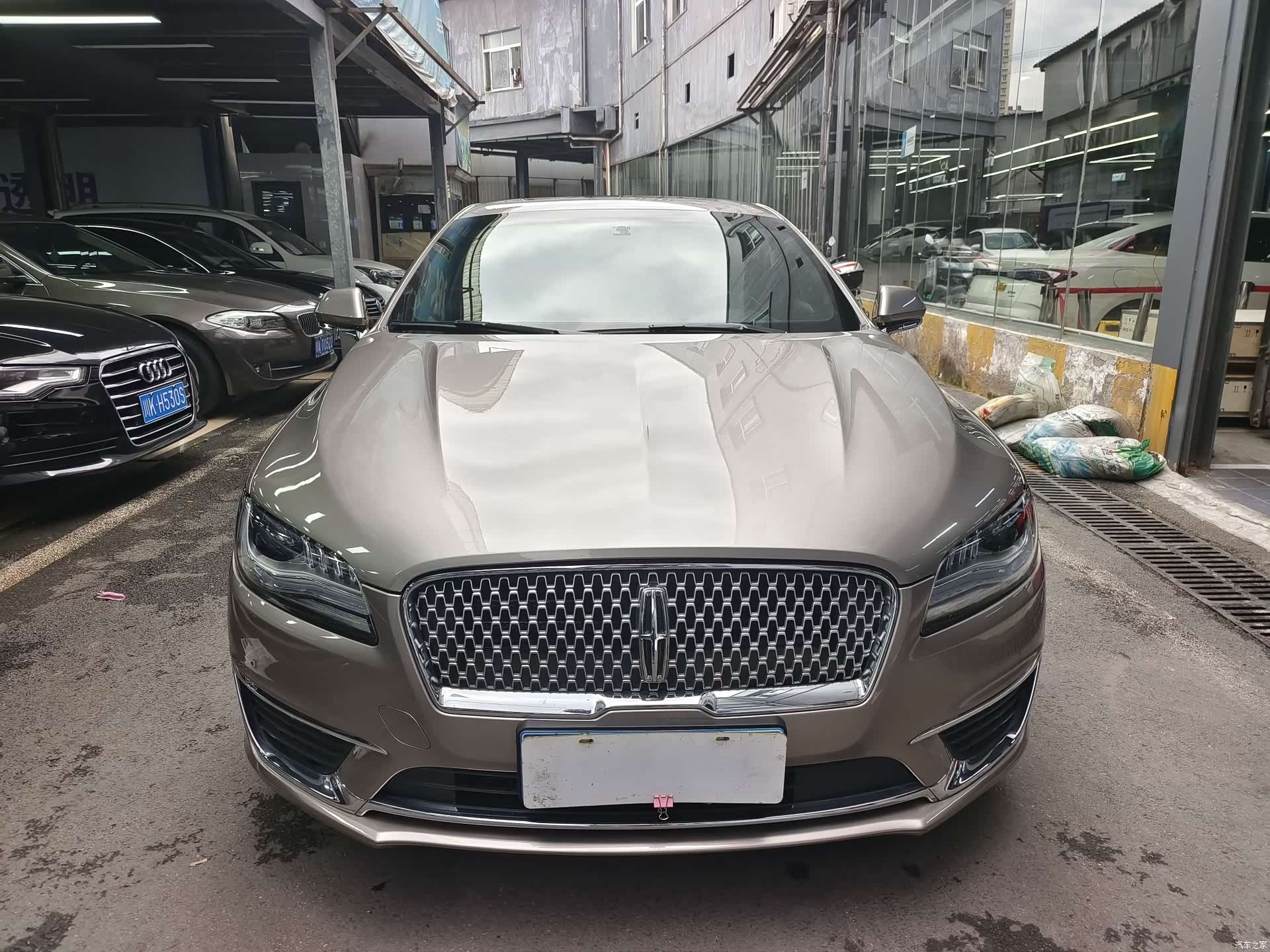 Lincoln MKZ, 2019 2