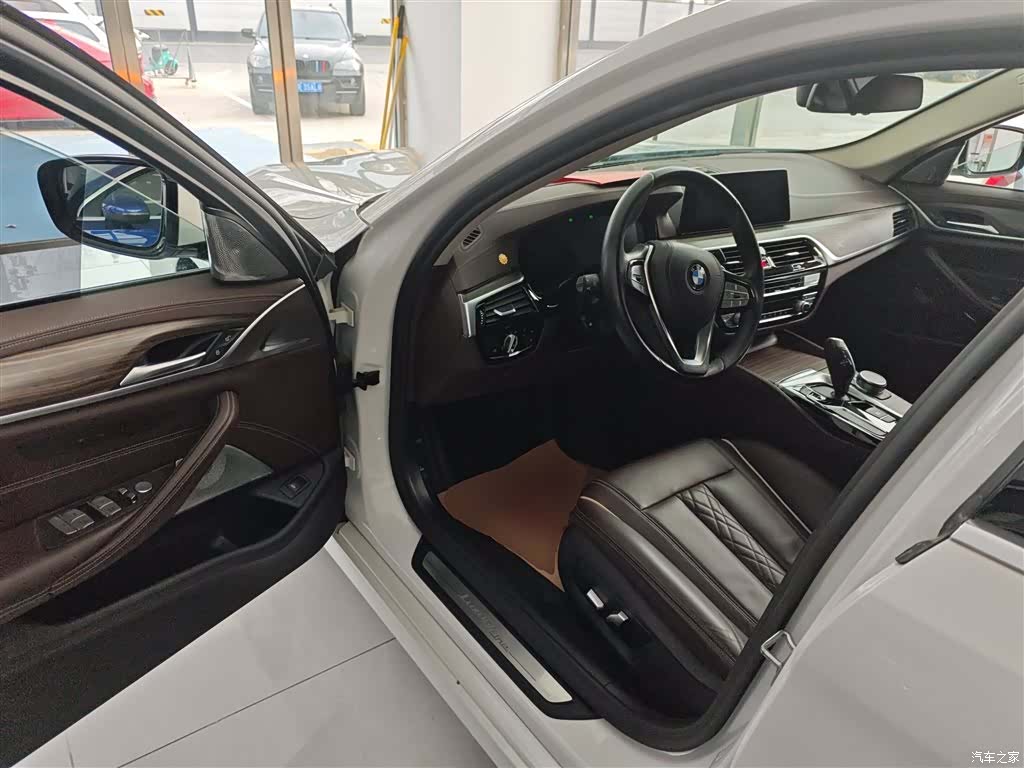 BMW 5 Series, 2020 13