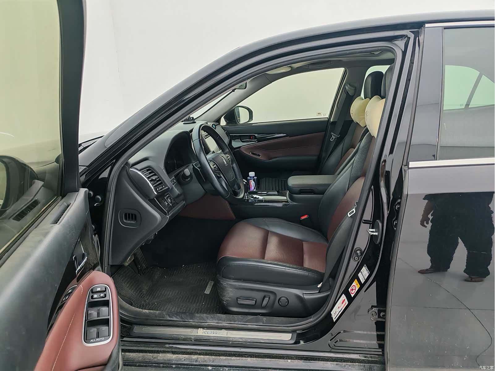 Toyota Crown, 2018 4