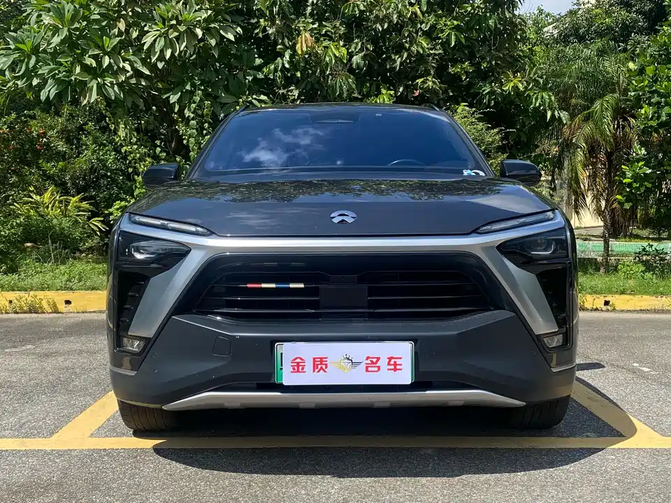 NIO ES8