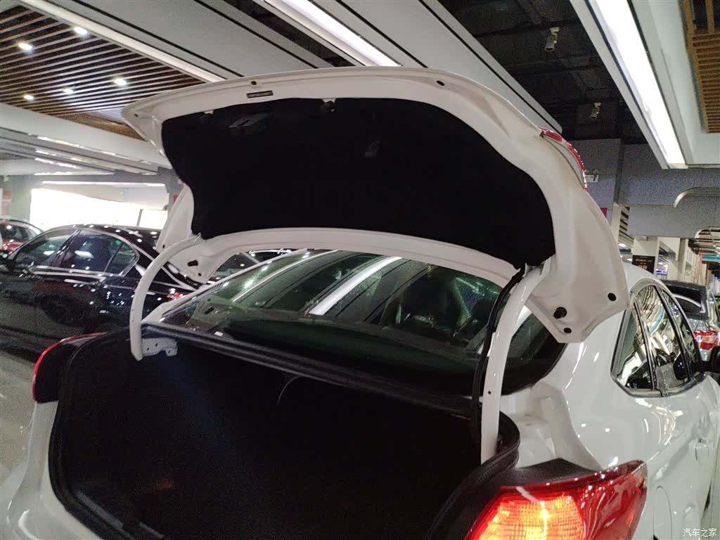 Ford Focus, 2018 15