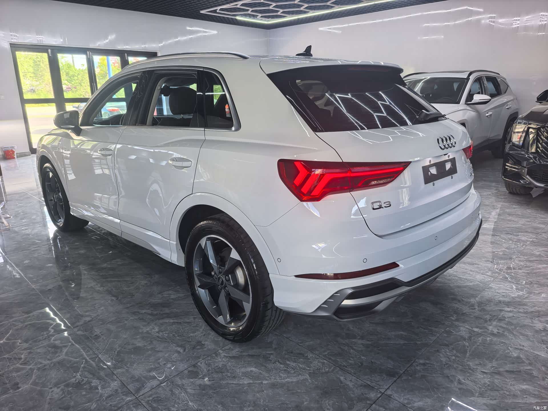 Audi Q3, 2023 4