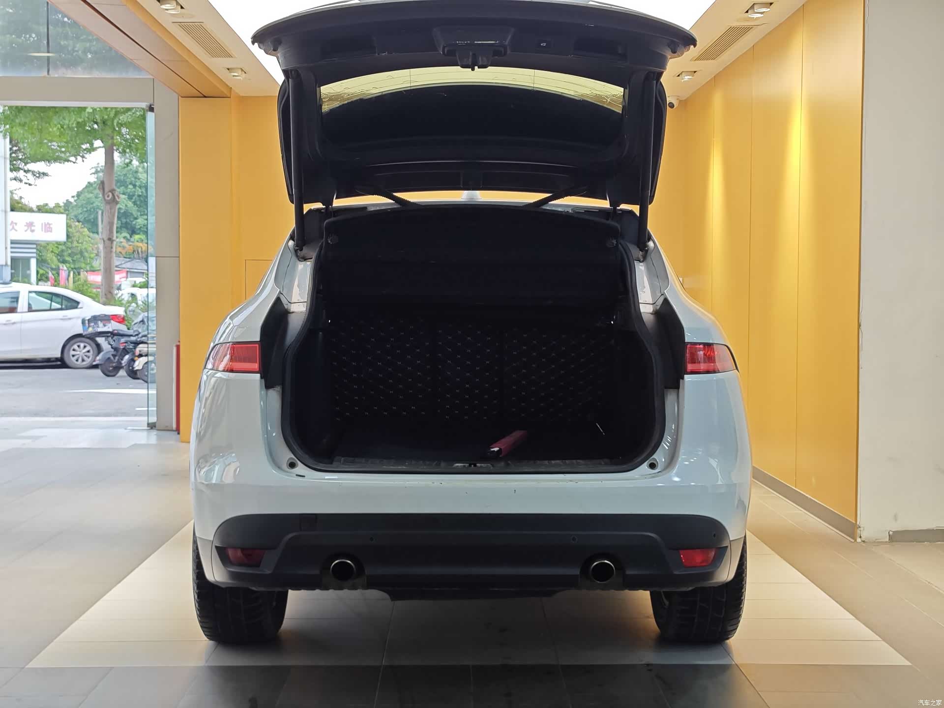 Jaguar F-PACE, 2018 29