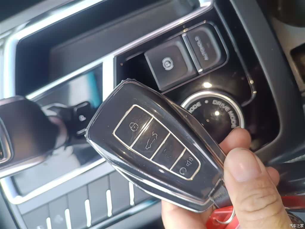 Geely Boyue, 2022 11