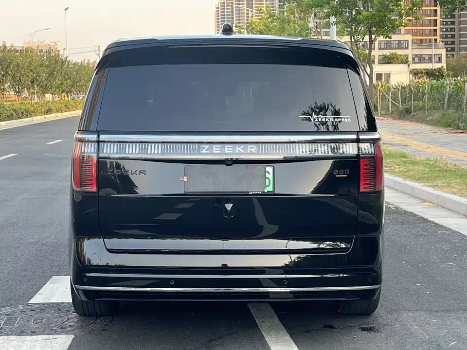 Zeekr 009
