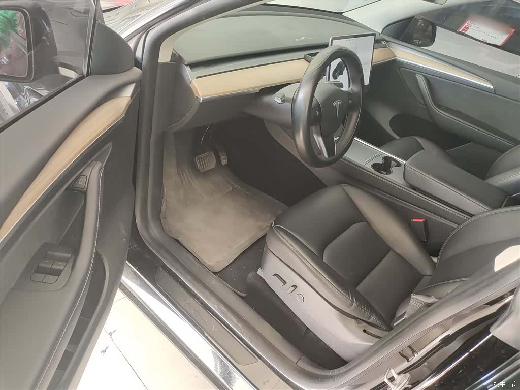 Tesla Model Y, 2021 13