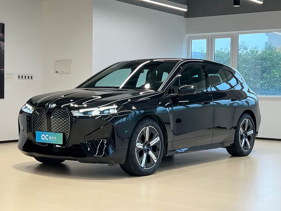 BMW iX 2022, фото 1